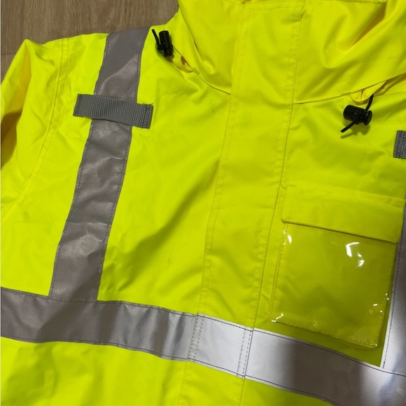 High-Visibility Yellow and Black Jacket - Picture 4 of 8